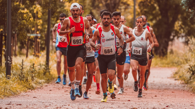 Rekomendasi Sepatu Lari Maraton, Rekomendasi Sepatu Lari Maraton Terbaik 2025, Nike Vaporfly 3 , Adidas Adizero Adios Pro 4 , Saucony Kinvara Pro , Hoka Cielo X1 , New Balance FuelCell SuperComp Elite v4 , Tips Memilih Sepatu Maraton yang Tepat