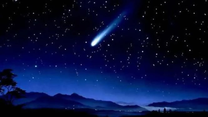 Jangan Lewatkan! Begini Cara Menikmati Puncak Hujan Meteor Delta Aquariids 2025, Apa Itu Hujan Meteor Delta Aquariids?, Tips Melihat Puncak Hujan Meteor Delta Aquariids, 1. Pilih Lokasi dengan Langit Gelap Tanpa Polusi Cahaya, 2. Biarkan Mata Beradaptasi dalam Kegelapan, 3. Siapkan Perlengkapan untuk Pengamatan Nyaman, Manfaat Mengamati Hujan Meteor Delta Aquariids, Penutup: Jadikan Pengalaman Ini Tak Terlupakan