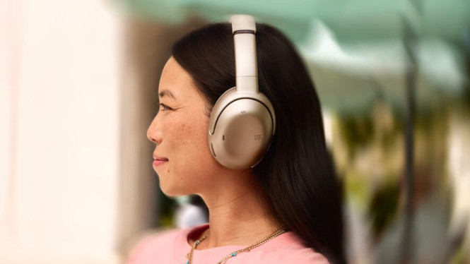 Review JBL Tour One M3: Headphone Over-Ear dengan Transmitter Pintar dan ANC Canggih, Desain dan Kualitas Suara Premium JBL Tour One M3, Fitur Active Noise Cancelling dan Ambient Mode Canggih, Smart TX: Fitur Unggulan Pembeda JBL Tour One M3, Personi-Fi 3.0 dan Kustomisasi Suara yang Lebih Dalam, Daya Tahan Baterai dan Kenyamanan Pakai, Harga dan Varian Warna yang Tersedia, Kesimpulan: JBL Tour One M3 sebagai Pilihan Headphone Premium dengan Teknologi Terkini