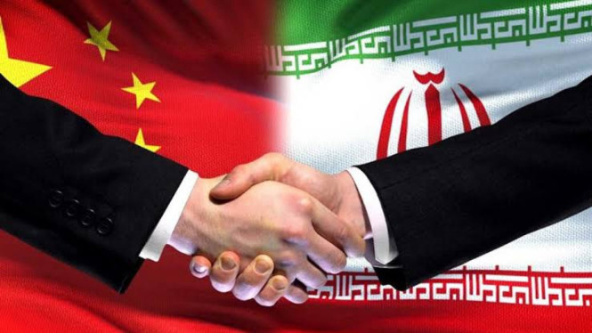 Dukungan Senjata China ke Iran, 1. Rudal Balistik dan Drone: Jejak Teknologi China, 2. Rudal Jelajah dan Anti-Kapal: Ancaman Lautan Teluk, 3. Sistem Pertahanan Udara: Bantuan Teknologi dari Timur, 4. Perang Siber dan Elektronik: Dimensi Baru Konfrontasi, 5. Ranjau Laut dan Senjata Asimetris: Strategi Laut yang Efektif, 6. Kendaraan Tempur dan Artileri Ringan, 7. Satelit Militer dan Sistem Pengawasan, 8. Latihan Militer Bersama: Perkuat Simulasi dan Strategi