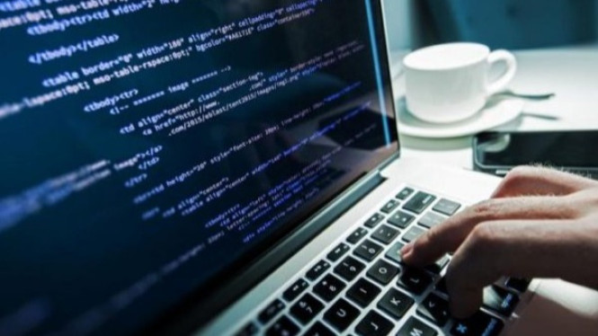 Panduan Lengkap Memilih Laptop Coding untuk Mahasiswa Informatika, 1. Pilih Prosesor Kencang untuk Performa Maksimal, 2. RAM Minimal 8GB, Lebih Besar Lebih Baik, 3. Pilih SSD untuk Akses Data Super Cepat, 4. Daya Tahan Baterai Minimal 6–8 Jam, 5. Layar Jernih, Desain Ringan, dan Keyboard Ergonomis, 6. Kartu Grafis Andal untuk Desain dan Simulasi, 7. Port dan Konektivitas Lengkap