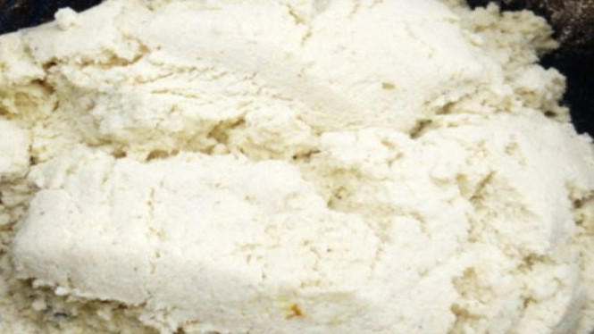 Pakan Sapi dari Ampas Tahu, Ampas Tahu: Limbah Bernutrisi Tinggi, Bahan-bahan yang Dibutuhkan, Alat yang Dibutuhkan, Langkah Cepat Membuat Pakan dari Ampas Tahu, Cara Pemberian ke Ternak, Manfaat Besar untuk Peternak, Tips Penting Agar Pakan Tetap Aman