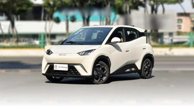 BYD Atto 1 Resmi Dirilis di GIIAS 2025, Mobil Listrik Futuristik dengan Harga Mulai Rp 100 Jutaan!, Sasar Konsumen Muda yang Ingin Tampil Beda, Harga BYD Atto 1, Spesifikasi BYD Atto 1, Bertenaga Cocok untuk Perkotaan, Desain Kompak dan Futuristik, Fitur BYD Atto 1, Bukan Sekadar Hemat Harga, Pilihan Warna yang Segar dan Trendi