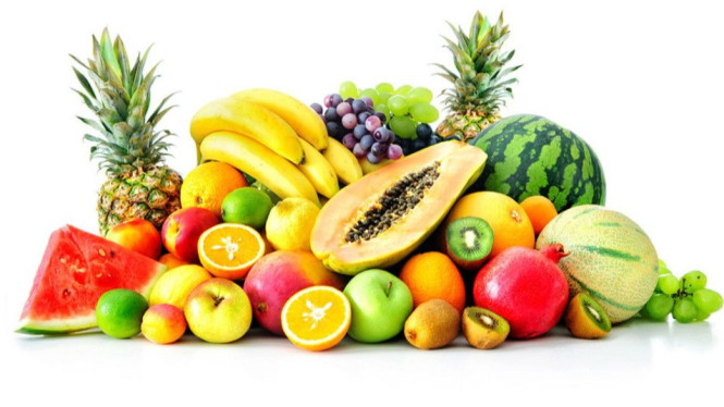Hati-Hati! Konsumsi Buah-Buahan Ini di Malam Hari Bisa Ganggu Kesehatanmu, 1. Pisang – Risiko Insomnia, 2. Nanas – Tinggi Asam Lambung, 3. Mangga – Lonjakan Gula Darah, 4. Semangka – Frekuensi Buang Air Kecil, 5. Buah Sitrus – Memperparah Asam Lambung