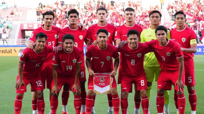 Susunan Pemain Timnas U23 Indonesia vs Vietnam di Final ASEAN U23 2025: Apa Ada Perubahan?, Formasi dan Strategi: Prediksi Rizal Pahlevi, Posisi Kiper: Muhammad Ardiansyah Jadi Pilar Utama, Potensi Perubahan di Lini Pertahanan, Wing Back: Achmad Maulana dan Dony Tri Pamungkas, Midfield: Harapan Besar untuk Arkhan Fikri, Lini Depan: Tiga Pemain Kunci, Tantangan dan Motivasi Tambahan