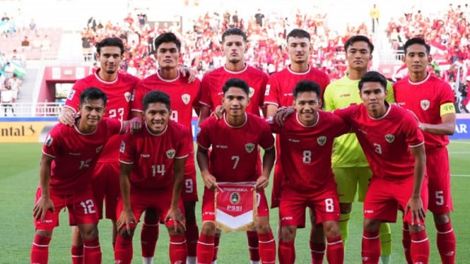 Mental Baja dan Bola Mati Jadi Kunci Timnas Indonesia U-23 Tundukkan Vietnam di Final AFF 2025, Mental Bertanding yang Kuat Menghadapi Tekanan, Strategi Bola Mati dan Postur Pemain sebagai Senjata Utama, Pengaruh Kepemimpinan Kapten Kadek Arel, Meski Tanpa Arkhan dan Toni, Tim Tetap Solid, Dukungan Penuh dari Keluarga dan Suporter