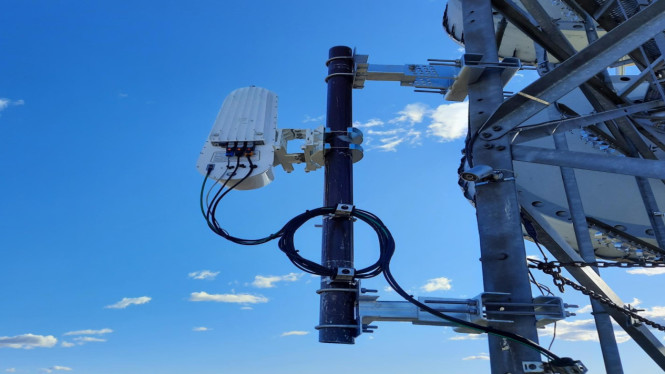 Taara dari Alphabet: Alternatif Internet Laser 100x Lebih Cepat dari Starlink, Teknologi Lightbridge: Kecepatan dan Jangkauan Mengagumkan, Keunggulan dan Efisiensi Energi, Latar Belakang dan Perkembangan Taara, Taara vs Starlink: Perbandingan Singkat, Potensi dan Dampak di Masa Depan, Kesimpulan