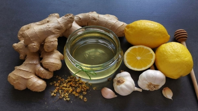 Obat Herbal Penurun Demam Paling Ampuh dan Hemat, 1. Jahe: Hangatkan Tubuh, Turunkan Panas, 2. Kunyit: Kurkumin untuk Lawan Peradangan, 3. Daun Sambiloto: Pahit Tapi Manjur, 4. Temulawak: Sahabat Imun Tubuh, 5. Bawang Merah: Solusi Luar Tubuh, 6. Daun Pegagan: Kecil Tapi Bertenaga