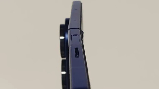 Galaxy Z Fold7 Disorot: Benarkah Engsel Bermasalah? Ini Penjelasan Samsung, Keluhan Pengguna Unit Demo: Benarkah Engsel Bermasalah?, Mengapa Unit Demo Sering Bermasalah?, Status Pengiriman &amp; Jaminan Garansi Samsung, Respons Pihak Samsung, Tidak Ada Laporan Masalah pada Unit Produksi Massal, Inovasi Engsel Generasi Terbaru, Peningkatan Utama pada Engsel Fold7, Kesimpulan: Masalah Engsel Fold7, Fakta atau Hanya Isu?