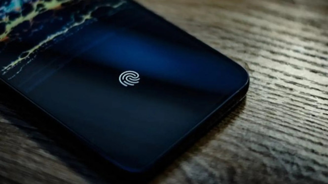Perbandingan Face Unlock vs Sidik Jari: Keamanan Smartphone Modern, Memahami Cara Kerja Sensor Fingerprint di Smartphone, Sidik Jari: Kunci Unik Setiap Individu, Tidak Tergantung Cahaya dan Sulit Dipalsukan, Keamanan Tinggi terhadap Upaya Peretasan, Kelemahan Sensor Sidik Jari: Ketika Faktor Fisik Jadi Penghambat, Kondisi Jari Berpengaruh, Risiko pada Sensor Berkualitas Rendah, Inovasi Terbaru pada Fingerprint, Face Unlock: Kemudahan dan Efisiensi dalam Genggaman, Cara Kerja Face Unlock 2D dan 3D, Kenyamanan dan Kecepatan Jadi Nilai Plus, Risiko dan Kekurangan Face Unlock, Face Unlock 2D Masih Banyak Celah, 3D Face Unlock Memperkuat Keamanan, Keterbatasan Face Unlock, Perbandingan Langsung: Mana yang Lebih Layak Dipilih?, Tips Memilih Metode Pengamanan Smartphone Sesuai Kebutuhan, Kesimpulan: Pilihan Terbaik Bergantung pada Fitur &amp; Kebutuhan Anda