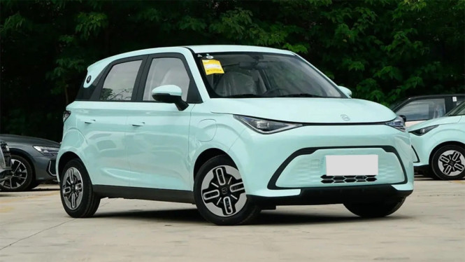 Chery QQ Domi, Mobil Listrik Imut, Desain Imut, Cocok Buat Gaya Hidup Perkotaan, Harga Rp 100 Jutaan, Siapa yang Nggak Tertarik?, Daya Tempuh Oke untuk Aktivitas Harian, Interior Sederhana tapi Modern, Ramah Lingkungan &amp; Bebas Ganjil-Genap, Mudah Dirawat &amp; Biaya Operasional Murah, Siap Saingi Mobil Listrik Lain di Indonesia, Infrastruktur Semakin Siap, Si Kecil yang Besar Manfaatnya