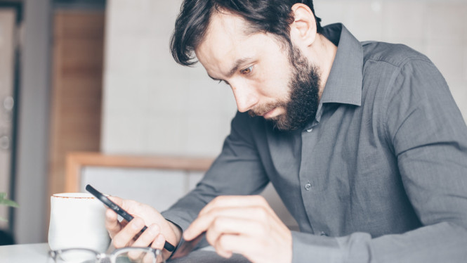Mata Lelah, Apa Itu Mata Lelah Akibat Smartphone?, 5 Tanda Mata Lelah yang Harus Diwaspadai, Cara Mudah Mencegah Mata Lelah, Mulai Peduli pada Kesehatan Mata