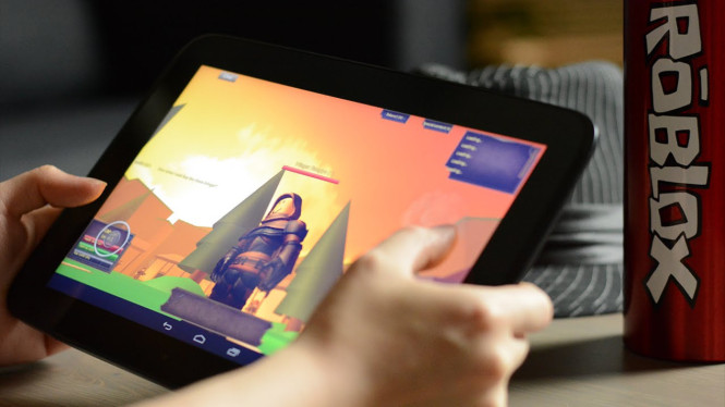 Install Roblox di Android, Apa Itu Roblox dan Kenapa Keren?, Pastikan HP Android Kamu Siap Main Roblox, Cara Download Roblox di Android dengan Mudah, Mulai Petualangan Roblox Sekarang!
