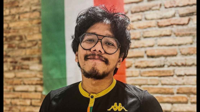 Heboh! Ferry Irwandi Sebut Ahmad Sahroni Salah Satu Penyebab Kekacauan Demo Buruh 28 Agustus, Demo Buruh dan Mahasiswa: Awalnya Aksi Damai, Eskalasi Kekacauan dan Respons Aparat, Ferry Irwandi Soroti Peran Ahmad Sahroni, Polemik Tanggung Jawab Moral Pejabat Publik, Kesimpulan: