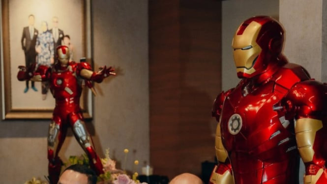 Figur Iron Man Ahmad Sahroni, Patung Iron Man Mark 85 Skala 1:1, Patung Iron Man Ukuran Besar, Pasar Figur Koleksi di Kalangan Penggemar, Perbandingan Nilai Koleksi, Koleksi yang Jadi Sorotan Publik
