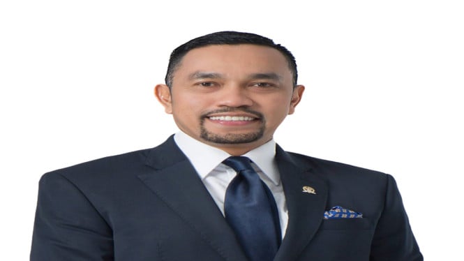 Sumber Kekayaan Ahmad Sahroni, Awal Perjalanan: Dari Sopir Truk Tangki, Bisnis Bahan Bakar dan Pelayaran, Investasi dan Properti, Koleksi Mewah, Bukan Sumber Utama, Networking dan Organisasi, Bukan dari Gaji DPR