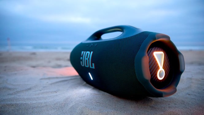 JBL Boombox 4 Hadir dengan Suara AI, Peningkatan Hardware Suara, AI Sound Boost: Fitur Cerdas Andalan, Konektivitas Modern, Daya Tahan Baterai Super Panjang, Tangguh dan Portabel, Komitmen Ramah Lingkungan, Harga dan Ketersediaan, Produk Lain yang Diperkenalkan