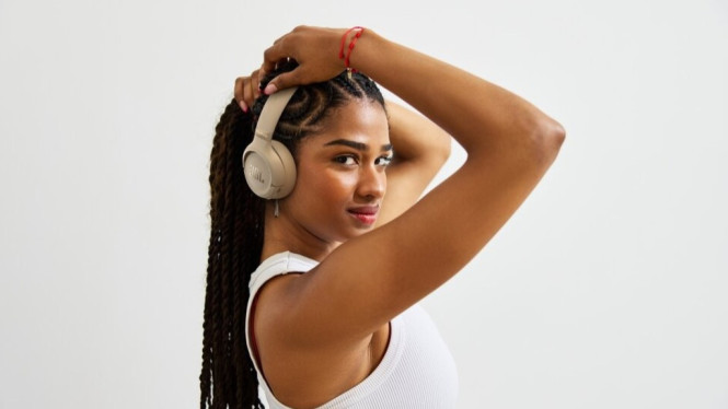 Headphone JBL Baru dengan ANC Canggih dan Baterai Hingga 76 Jam, Wajib Dicoba!, Fitur Unggulan JBL Tune 780NC dan 680NC, Desain dan Performa Suara, Fitur ANC dan Smart Ambient Mode, Kustomisasi Suara, Performa Panggilan, Daya Tahan Baterai, Konektivitas, Pilihan Warna, Fitur Unggulan JBL Tune 730BT dan 530BT, Desain dan Performa Suara, Daya Tahan Baterai, Konektivitas, Pilihan Warna, Ketersediaan dan Harga, Kesimpulan: