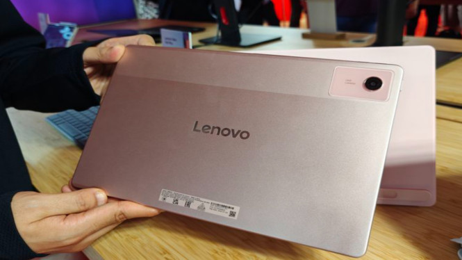 Geger! Lenovo Rilis 2 Tablet Anyar dengan Kecerdasan Buatan, Bisa Ubah Sketsa Jadi Gambar Hidup!, Yoga Tab: Tablet Flagship dengan Performa dan AI Canggih, Fitur AI yang Membuat Yoga Tab Semakin Istimewa, Desain Elegan dan Baterai Tahan Lama, Idea Tab Plus: Tablet Kelas Menengah dengan Fitur Lengkap, Performa Solid dengan Dukungan AI, Harga dan Ketersediaan, Inovasi Lenovo dalam Dunia Tablet