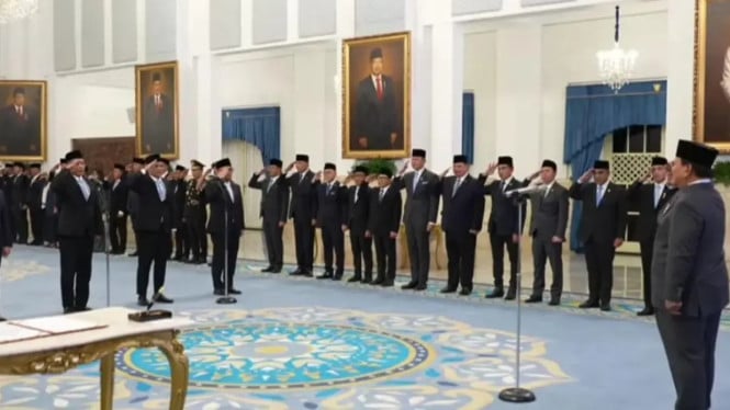 5 Nama Baru Masuk Kabinet Merah Putih, Ini Daftarnya Setelah Reshuffle!, Daftar Menteri yang Mengalami Perubahan, Penambahan Baru: Kementerian Haji dan Umrah, Alasan Reshuffle, Kesimpulan: