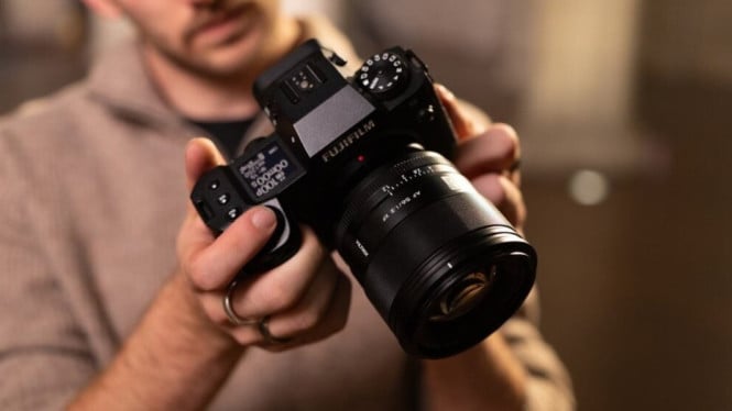 Viltrox Hadirkan Lensa 56mm F1.2 Pro Baru, Ideal untuk Fotografi Potret di APS-C!, Spesifikasi Viltrox AF 56mm F1.2 Pro, Desain Optik Premium, Fitur Fotografi Potret, Sistem Autofokus Canggih, Ketahanan dan Fitur Tambahan, Detail Spesifikasi Teknis, Harga dan Ketersediaan, Berita Terkait: Inovasi Lain dari Viltrox, Kesimpulan: