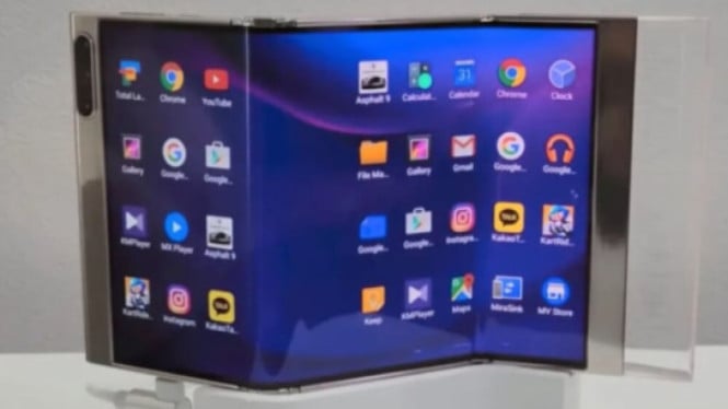 Samsung Ponsel Lipat Tiga Layar, Produksi Terbatas, Eksklusivitas Terjamin, Spesifikasi Masih Misterius, Tapi Menjanjikan, Strategi Samsung di Pasar Ponsel Lipat, Apa Dampaknya untuk Industri Smartphone?, Menanti Terobosan Berikutnya
