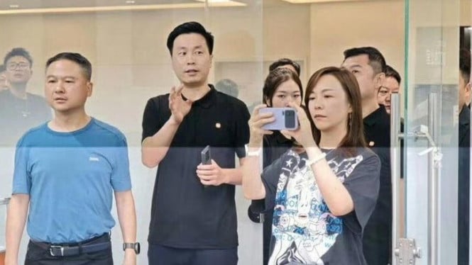 Bocoran Xiaomi 16 Pro Max Ungkap Desain Modul Kamera Horizontal dengan Layar Tambahan!, Modul Kamera Horizontal dengan Inovasi Baru, Performa Gahar dengan Snapdragon 8 Elite Gen 5, Keunikan dan Harapan Pasar, Kesimpulan: