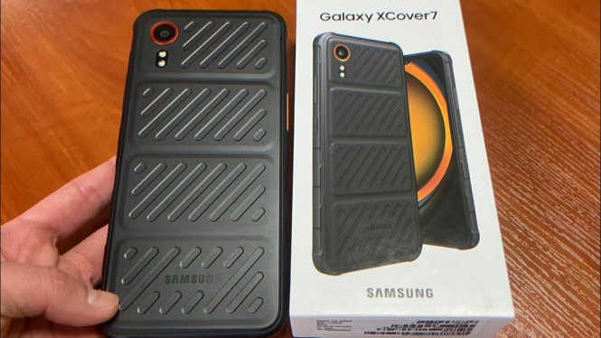 HP Badak Tahan Banting dan Air, 1. Samsung Galaxy XCover Series (XCover 7), 2. Doogee V Series (V Max atau V30 Pro), 3. CAT S Series (S62 Pro atau Penerusnya), 4. Ulefone Power Armor Series, 5. Nokia XR Series (XR21 atau Penerusnya)