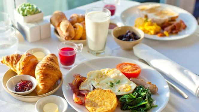 Ingin Kurus? Ini Cara Atur Jadwal Makan saat Diet agar Cepat Turunkan Berat Badan!, 1. Sarapan: Awali Hari dengan Energi Positif, 2. Makan Siang: Penuhi Nutrisi di Tengah Hari, 3. Camilan Sore: Jaga Metabolisme Tetap Aktif, 4. Makan Malam: Selesaikan Hari dengan Ringan, 5. Hindari Makan Larut Malam: Dukung Proses Pembakaran Lemak