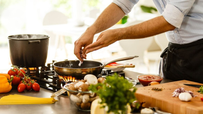 Gas LPG Sering Cepat Habis? Coba Trik Jitu Ini Agar Tahan Berbulan-bulan!, Trik Hemat Gas dengan Bahan Bekas, Keuntungan Menggunakan Cara Ini, Tips Tambahan untuk Hemat Gas LPG, Kesimpulan