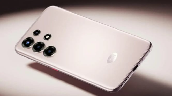 Desain Premium &amp; Performa Mantap, Ini Kelebihan dan Kekurangan itel S26 Ultra!, 1. Desain Mewah, Tidak Terlihat Murahan, 2. Spesifikasi Layar Tinggi di Kelas Harganya, 3. Performa Ngebut untuk Gaming, 4. Baterai Besar dengan Fitur NFC, 5. Kualitas Kamera Swafoto yang Memukau, 1. Jaminan Update OS Hanya 1,5 Tahun, 2. Absennya Audio Jack dan Slot MicroSD, 3. Nama dan Desain Kurang Orisinal
