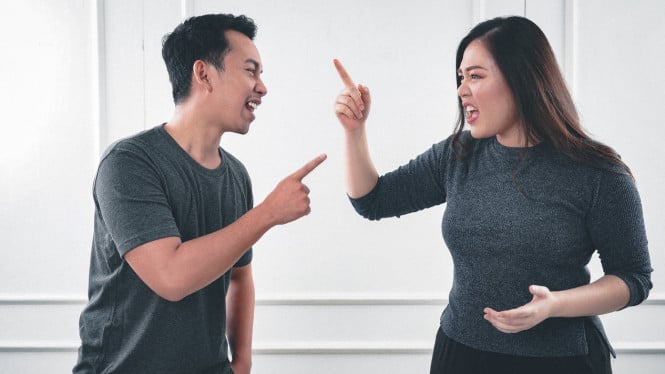 Tanda Hubungan yang Bikin Hidup Berantakan, Kamu Harus Berubah Demi Dicintai, Bertahan Meski Emosionalmu Lelah, Batasan Pribadi Tidak Dihargai, Mengabaikan Kebutuhan Diri Sendiri, Tidak Ada Ruang untuk Bertumbuh