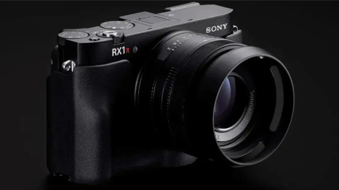 Sony RX1R III, Spesifikasi Utama Sony RX1R III, Teknologi AI untuk Pemotretan Akurat, Fleksibilitas ala Lensa Prime, Fitur Kreatif untuk Fotografer dan Videografer, Desain Premium dan Kokoh, Harga dan Ketersediaan