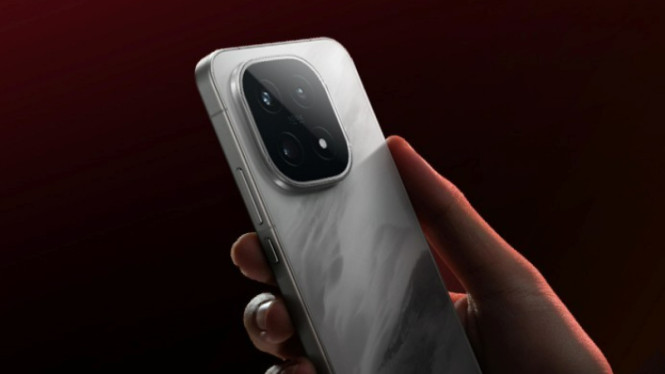 iQOO 15 Jadi Smartphone Pertama dengan Layar OLED LEAD 2K