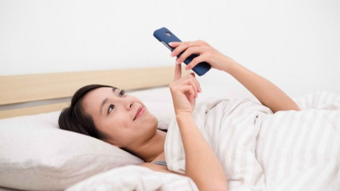 Mengapa Orang Lama Membalas WhatsApp? Ini 7 Kepribadian yang Jadi Penyebabnya, 1. Perfeksionis yang Selalu Berhati-Hati, 2. Introvert yang Butuh Waktu untuk Mengisi Energi, 3. Prokrastinator yang Sulit Mengatur Waktu, 4. Overthinker yang Terlalu Banyak Menganalisis, 5. Workaholic yang Sibuk, 6. Orang yang Tidak Nyaman dengan Konflik, 7. Tipe Sederhana dan Santai