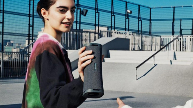 Suara Menggelegar! Rekomendasi Speaker Sony Terbaik untuk Hiburan Keluarga!, 1. Sony ULT Tower 10 – Suara Pesta Maksimal untuk Keluarga Besar, 2. Sony ULT Field 1 – Ringkas, Tahan Air, dan Bisa Dibawa ke Mana Saja, 3. Sony ULT Wear – Headphone dengan Noise Cancelling Super Canggih, 4. Sony SRS-XV500 – Karaoke All Night dengan Suara Powerful, 5. Sony SRS-XV800 – Speaker Serba Bisa untuk Hiburan Keluarga