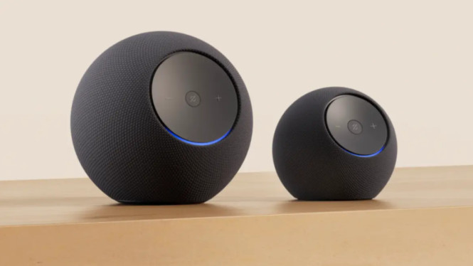 Echo Studio (kiri) dan Dot Max