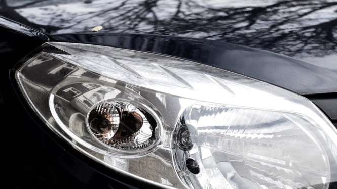 Cara Ampuh Pulihkan Mika Lampu Mobil dengan Pasta Gigi, Mitos atau Fakta?, Mengapa Pasta Gigi Tidak Direkomendasikan?, Metode Profesional untuk Memperbaiki Mika Lampu Mobil, Biaya Perbaikan Mika Lampu Mobil, Tips Alternatif untuk Merawat Mika Lampu Mobil, Kesimpulan: Mitos atau Fakta?