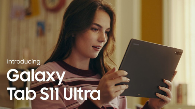 Samsung Galaxy Tab S11 Ultra, Layar Dynamic AMOLED 2X yang Luar Biasa Cerah dan Akurat, Desain Premium, Tahan Air, dan Tangguh, Chipset MediaTek Dimensity 9400 Plus: Performa Maksimal, Baterai Jumbo dan Fast Charging 45W, Kamera Lengkap untuk Produktivitas dan Kreativitas, One UI 8 dan Dukungan Update Android 7 Tahun, Kinerja Gaming dan Multimedia yang Serius, Harga dan Paket Penjualan Resmi di Indonesia