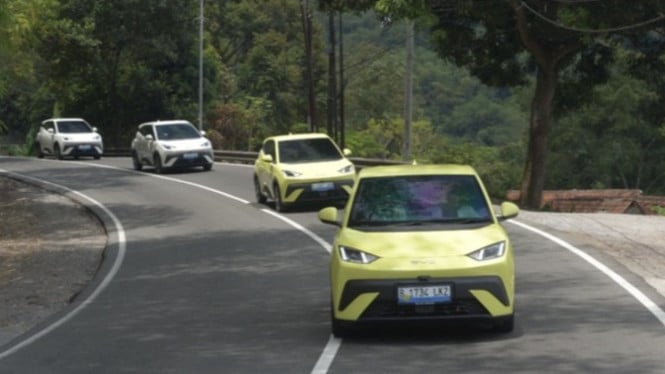 BYD Atto 1, Harga Tetap Terjangkau, Komitmen BYD untuk Konsumen, Spesifikasi Unggulan BYD Atto 1, Ketersediaan dan Distribusi ke Konsumen, Masa Depan Mobil Listrik di Indonesia
