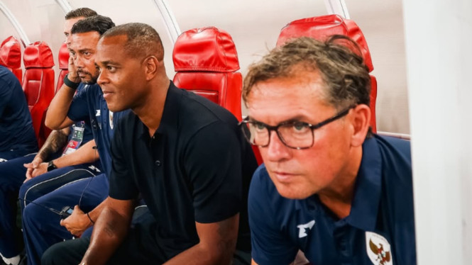 Alex Pastoor, Patrick Kluivert dan Staff Keplatihan