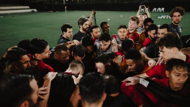 Timnas Indonesia, 1. Miliano Jonathans – Mesin Serangan Masa Depan, 2. Dean James – Bek Sayap Modern yang Solid, 3. Jay Idzes – Pilar Kokoh Pertahanan Garuda, 4. Tim Geypens – Calon Bintang Serbaguna, 5. Justin Hubner – Bek Eropa untuk Garuda