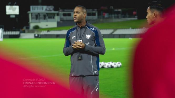 Patrick Kluivert Terdepak, Begini Analisis Kegagalan dalam 8 Pertandingan Timnas Indonesia!, Kritik Utama: Kesalahan Formasi dan Taktik, Tidak Punya Backup Plan, Melawan Arab Saudi:, Melawan Irak:, Melawan Lebanon:, Kesimpulan: Kegagalan Patrick Kluivert