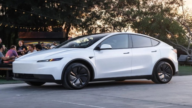 Tesla Rilis Mobil Listrik Murah, Permintaan Tinggi, Tesla Menjawab Pasar, Desain Sederhana, Tapi Tetap Elegan, Pengurangan Fitur, Harga Jauh Lebih Bersahabat, Harga dan Posisi di Pasar, Dampak dan Strategi Global Tesla