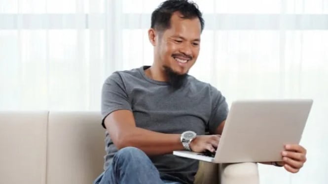 Tak Perlu TV Fisik, Begini Cara Nonton TV di Laptop Secara Gratis dan Praktis!, Cara Pertama: Gunakan Situs Resmi Stasiun TV, Cara Kedua: Saksikan Lewat YouTube, Cara Ketiga: Pakai Vision+, Cara Keempat: Tonton Melalui Vidio, Cara Kelima: Akses RCTI+, Kesimpulan