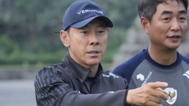 Shin Tae-yong, Media Vietnam Soroti "Dosa" Shin Tae-yong di Ulsan HD, Ulsan HD Amburadul: Satu Musim Hancur dalam Waktu Singkat, Reaksi Shin Tae-yong: Akui Tekanan Berat dan Tantangan Besar, Dari Pahlawan Indonesia ke Sorotan Negatif di Korea