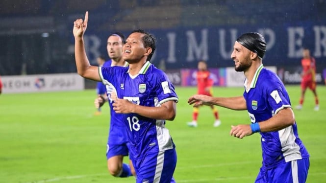Adam Alis, 1. Teja Paku Alam – Benteng Kokoh di Bawah Mistar, 2. Marc Klok – Pemimpin di Lini Tengah, 3. Adam Alis – Man of the Match yang Makin Matang, 4. Eliano Reijnders – Energi Tak Kenal Lelah