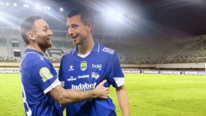 Marc Klok dan Thom Haye