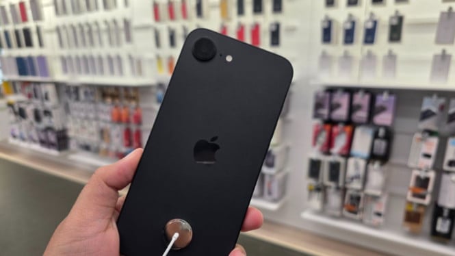 Harga iPhone 16e