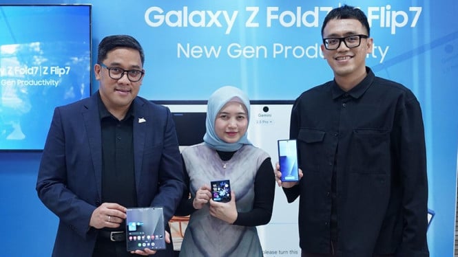 Galaxy Z Series dan Galaxy AI: Cara Baru Tingkatkan Produktivitas Semua Generasi, Era Baru Kolaborasi Manusia dan AI, Produktivitas Tanpa Batas di Setiap Generasi, Galaxy Z Fold7: Ruang Kerja Mobile Tanpa Batas, Galaxy Z Flip7: Kreativitas Dalam Genggaman, AI yang Aman dan Bertanggung Jawab, Teknologi yang Tumbuh Bersama Penggunanya, Pengalaman Cerdas, Aman, dan Personal, Produktivitas Masa Depan Ada di Genggaman